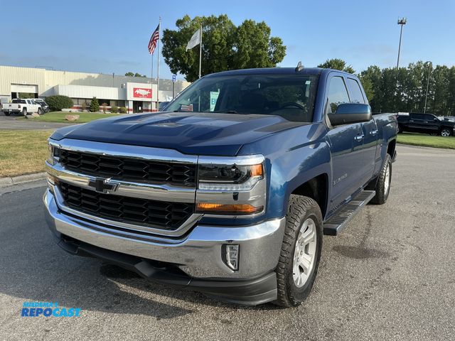 Lot 2-76802 - 2018 Chevrolet Silverado 1500 LT Double Cab Standard Box Pickup Truck 4x4