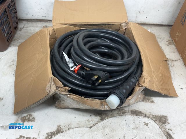 Lot 2-19876 - Vevor 125/250v 50amp 350.9 rv power cord