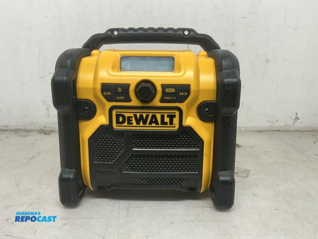 Lot 2-38376 - DeWalt Work-Site Radio - model DCR018