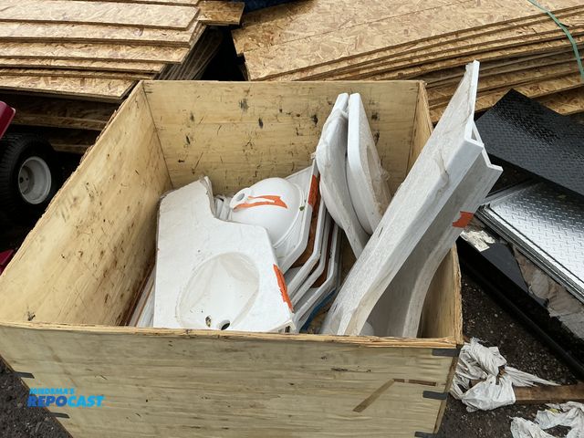 Lot 2-35881 - Skid Lot of Gemstone RV1410 V Polar White Sinks
