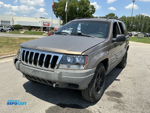 Lot 2-95912 - 2001 Jeep Grand Cherokee Laredo 4WD SUV