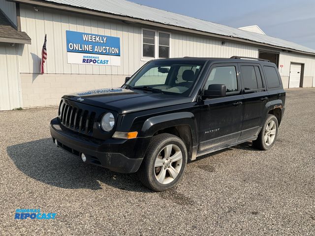 Lot 2-61977 - 2014 Jeep Patriot Latitude 4WD SUV 4x4