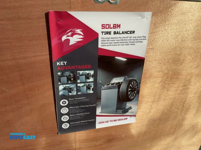 Lot 2-41946 - New SDLANCH SDLBM Tire Balancer, 10-24" Max Wheel Diameter, 75 kg max wheel weight, 110 volt, comes ...