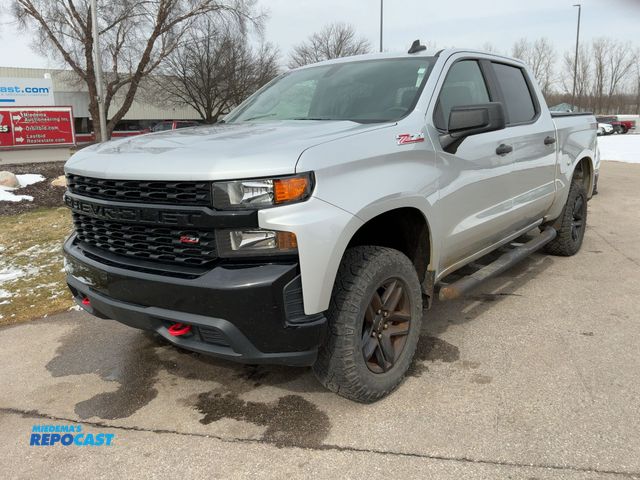 Lot 2-43439 - 2021 Chevrolet Silverado 1500 Custom Trail Boss Crew Cab Short Box Pickup Truck 4x4