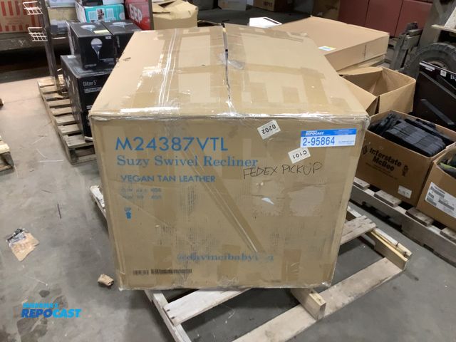 Lot 2-95864 - New DaVinci M24387VTL Tan Leather Suzy Swivel Recliner