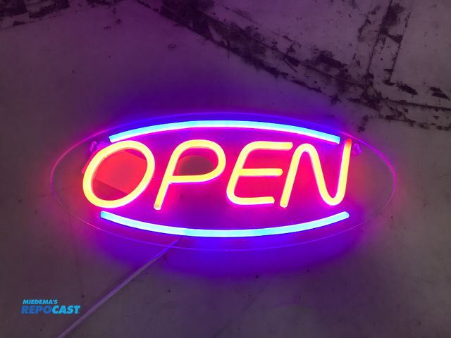 Lot 2-92407 - LED open sign