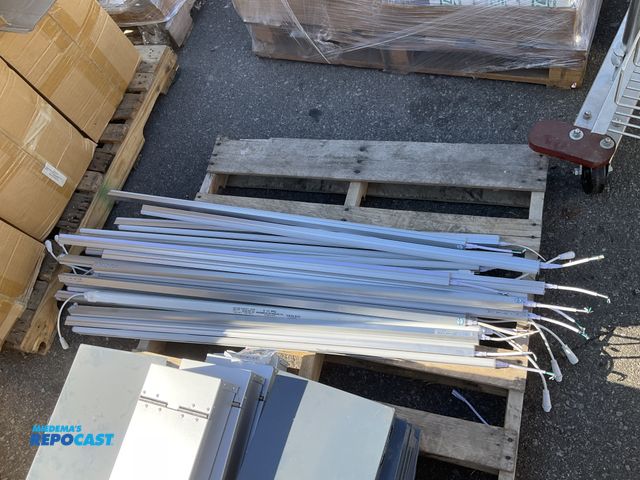 Lot 2-75139 - Lot of (24) Luxx LED strip lights, 46" long, can be strung together with union available online, 120...