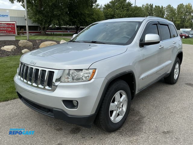 Lot 2-45907 - 2012 Jeep Grand Cherokee Laredo SUV 4x4