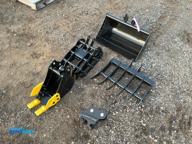 Lot 2-21644 - New 5-Piece Attachment Set for Chinese Mini Excavators, includes 23” Bucket, 8” Bucket with Teeth, 1...