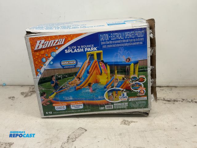 Lot 2-94484 - Banza Slide ‘n Bounce Splash Park, 15’2”x11’10x8’, open box