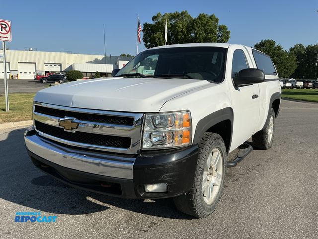 Lot 2-95902 - 2009 Chevrolet SILVERADO 1500 Regular Cab Short Box Pickup Truck 4x4