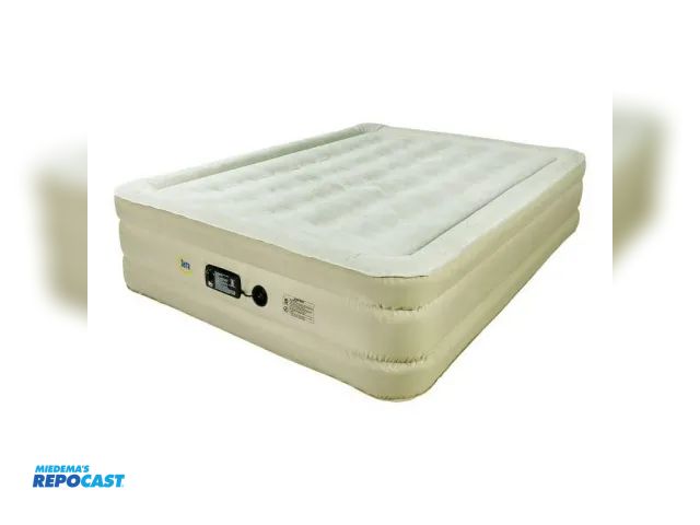 Lot 2-14960 - Serta 18” raised Queen Inflatable Mattress - 78” x 60” x 18”