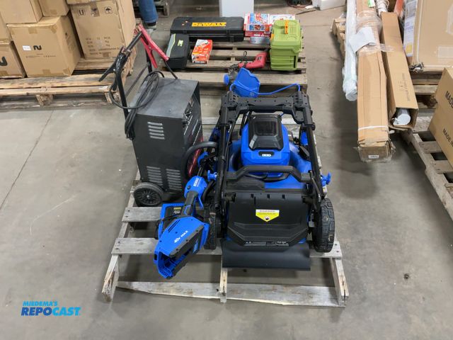 Lot 2-65762 - Lot includes: Lawn Mower, Weed Wacker, Kobalt Battery, Charger...