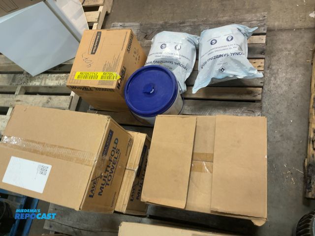 Lot 2-16358 - Skid lot of janitorial/medical components including (2) bags of personal sanitation wipes, Kimberly ...