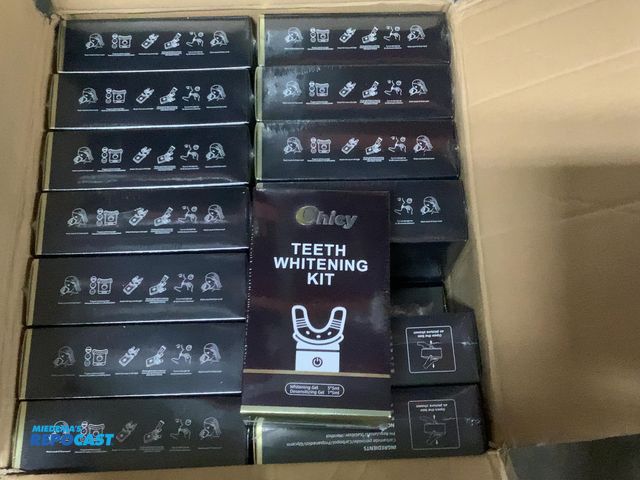 Lot 2-35094 - (56) chicy teeth whitening kits whitening gel (5*5ml) desensitizing gel (1*5ml)