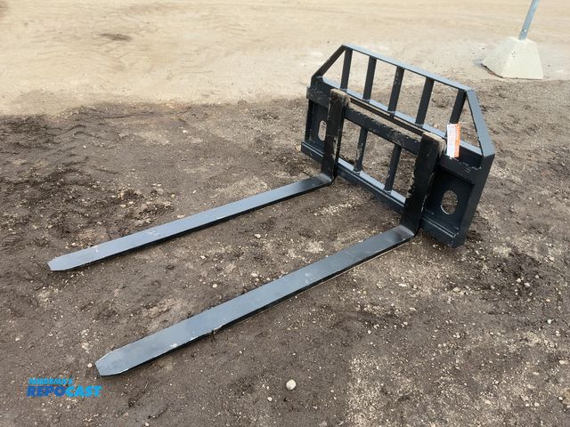 Lot 2-42364 - New JCT 60” Fork Skid Steer Attachment, Quick Attach Carriage with Two 60” Forks, Forks are 4” Wide