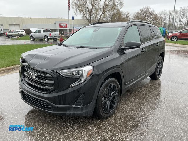 Lot 2-53512 - 2021 GMC Terrain SLE AWD SUV FWD