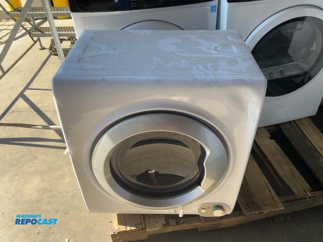 Lot 2-11551 - Scratch & Dent Awanti D110J2P-IS Tumble dryer
