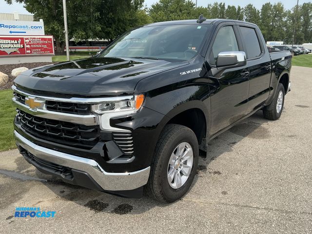 Lot 2-45898 - 2026 Chevrolet Silverado 1500 LT Crew Cab Short Box Pickup Truck 4x4