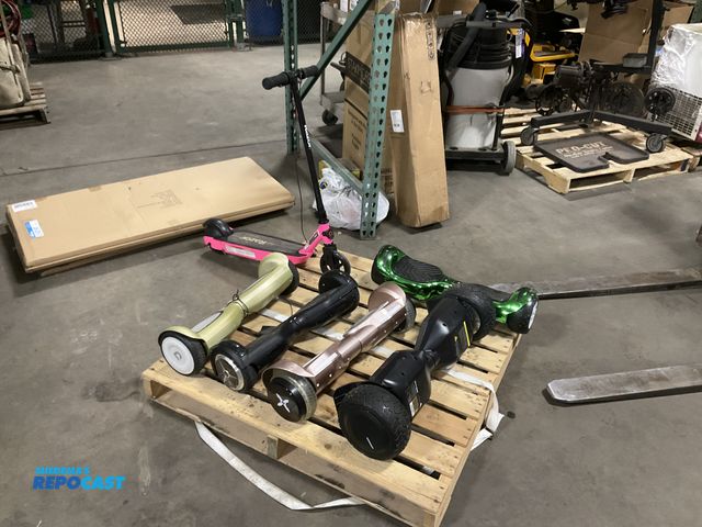 Lot 2-74169 - Skid Lot of (5) Assorted Hoverboards and (2) Razor E90 Black Label Electric Scooter