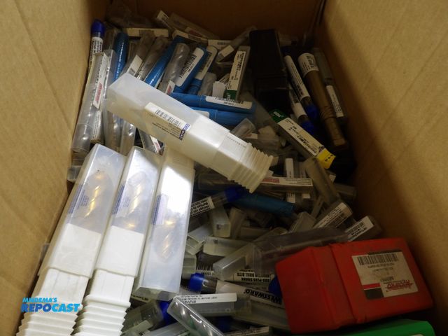 Lot 2-53311 - Lot of new assorted machining product end mills, Carbide inserts, various applicatons