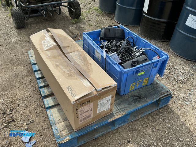 Lot 2-33307 - Skid lot of Aquarium water pumps and parts and projector mount