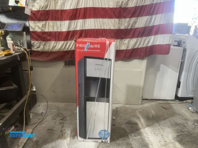 Lot 2-57019 - Scratch & Dent Frigidaire hot and cold water dispenser water dispenser  Frigidaire hot and cold wate...