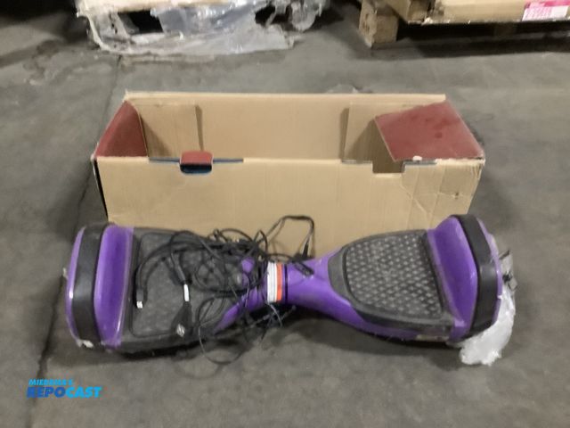 Lot 2-35057 - Razor Hovertrax 2.0 Smart Balancing Electric Scooter, used