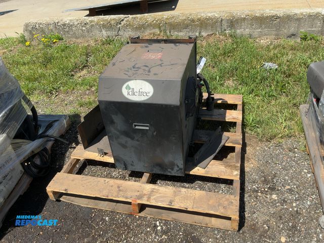 Lot 2-11811 - Idle Free Electric APU, no sleeper parts