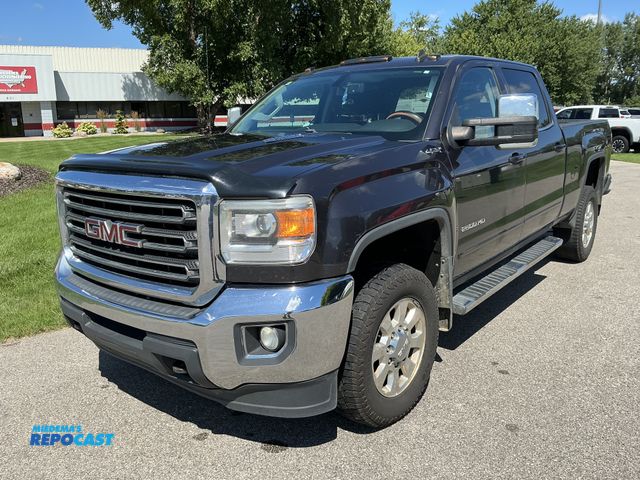 Lot 2-45039 - 2015 GMC Sierra 2500 SLE Crew Cab Pickup Truck 4x4