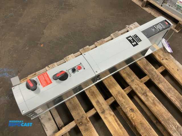 Lot 2-33084 - Danfoss VLT HVAC Drive with Disconnect and Circuit Breaker, Material No. 178U0179, 480 Volt 3 phase ...