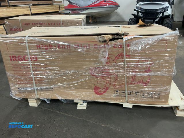 Lot 2-40335 - New SDLANCH IRGC40 3-Wheel Mini Electric Golf Cart / Scooter, 60 Volt, 600 Watt Motor, Three Speed, ...