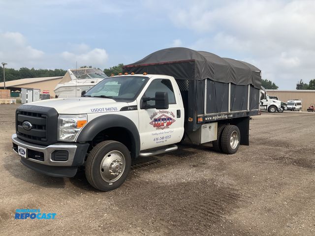 Lot 2-40123 - 2012 Ford F-450 Stake Truck