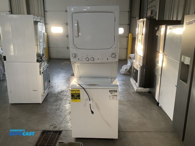 Lot 2-40436 - Scratch & Dent Gas GE GUD27GSSM2WW Washer & Dryer Set