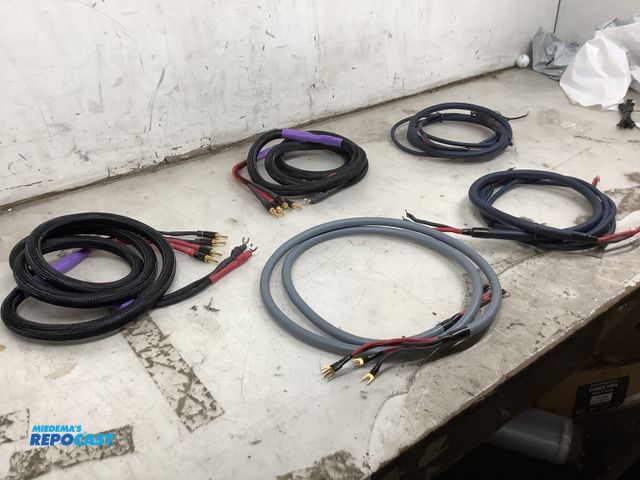Lot 2-27393 - lot of speaker wire