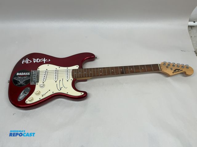 Lot 2-55305 - Kid Rock Autographed Stadium Electric Guitar(DOBSON)