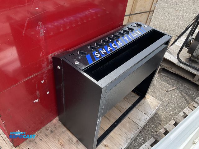 Lot 2-27544 - Snack time small vending machine