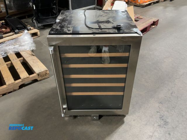 Lot 2-69223 - Scratch & Dent Vinotemp VT-51SZ01SS 51-Bottle Single-Zone Wine Cooler