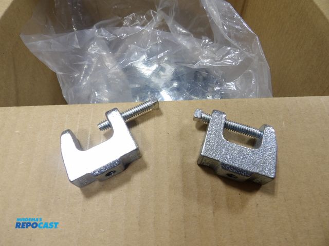 Lot 2-51055 - lot of (300) nvent caddy; reversible beam clamp, electro-galvanized cast iron, 250lbs load cap. for ...
