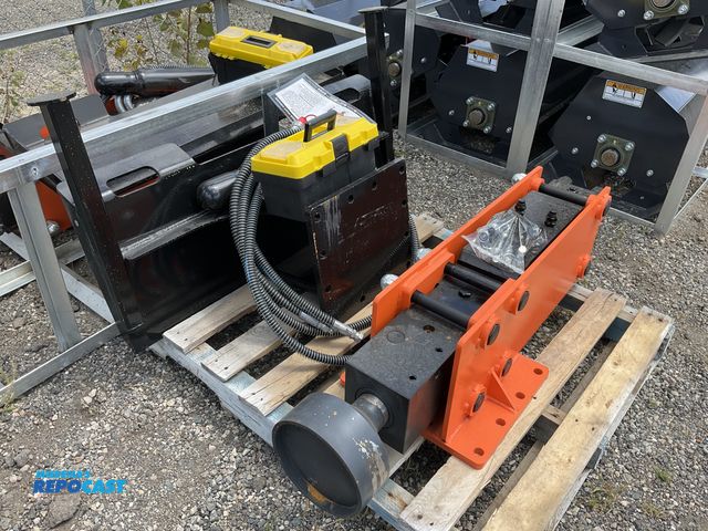 Lot 2-10171 - New Wolverine PD-12-08D Skid Steer Post Driver 750 ft lb Quick Attach Hydraulic Powered