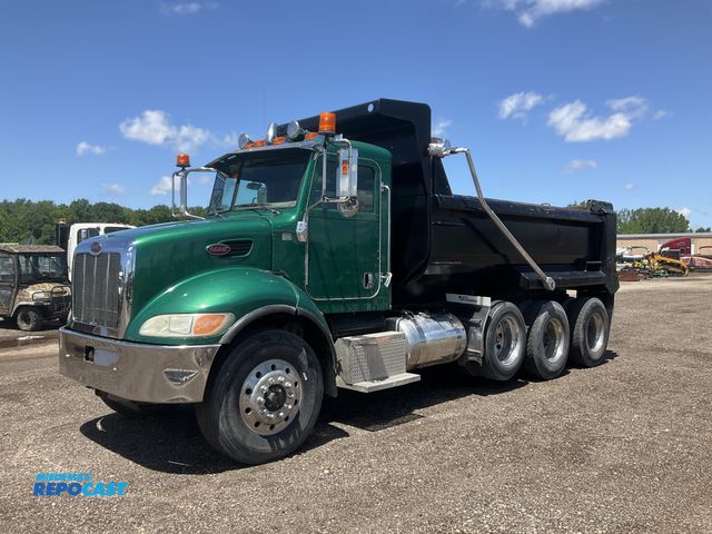 Lot 2-44794 - 2007 Peterbilt 340 Tri-Axle Dump Truck