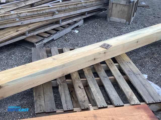 Lot 2-27261 - lot of 1 pine beam, 5 3/4" x 7 1/4" x 9'4"