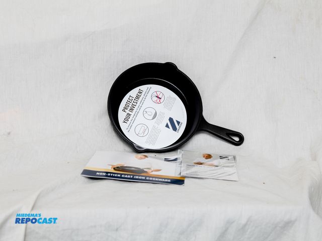 Lot 2-11107 - Zakarian 8" cast iron non-stick frying pan - black