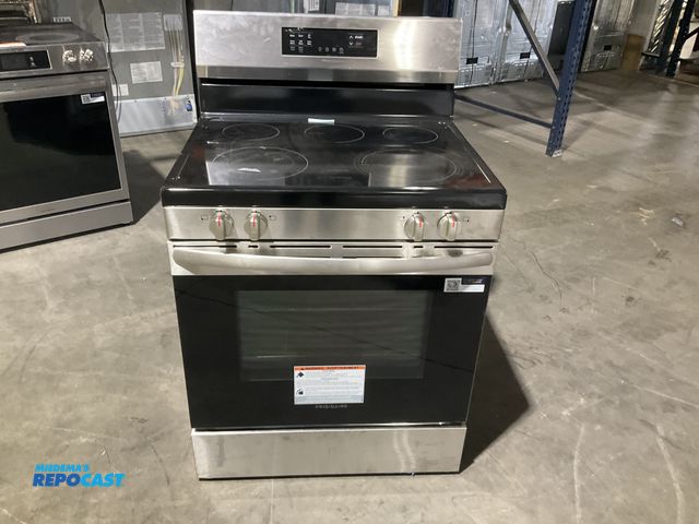 Lot 2-46415 - Scratch & Dent Electric Frigidaire FCRE3083ASG Range