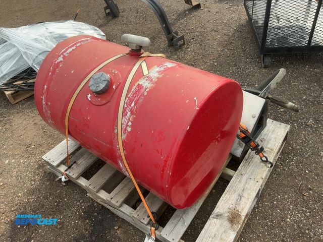 Lot 2-11317 - Used 75 Gallon Aluminum Tank for Wet Kit with bracket for holding wet kit lines, tank is approx. 25"...