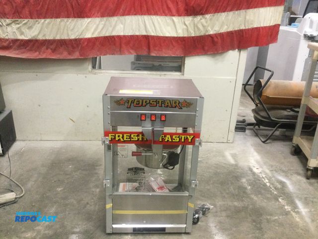 Lot 2-59562 - New Great northern popcorn company topstar popcorn maker popcorn machine The Top Star popcorn maker ...
