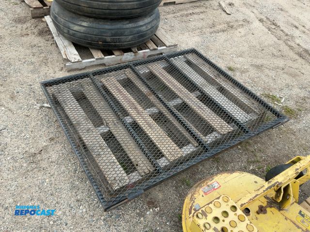 Repocast.com - Lot 2-29085 - Trailer Fold-up Rear Loading Ramp, heavy ...