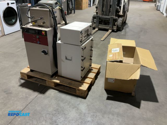 Lot 2-69903 - Pallet with a BRAUN Industrial Plasma Power Supply with a Box of Accessories &amp; AMERITHERM NOVA S...