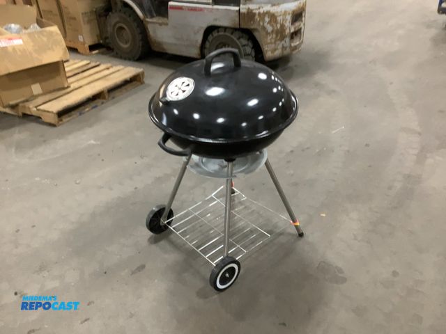 Lot 2-79975 - 22" Charcoal Kettle Grill