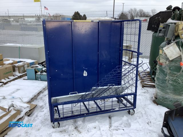 Lot 2-14677 - 1 Blue Metal industrial cart on wheels